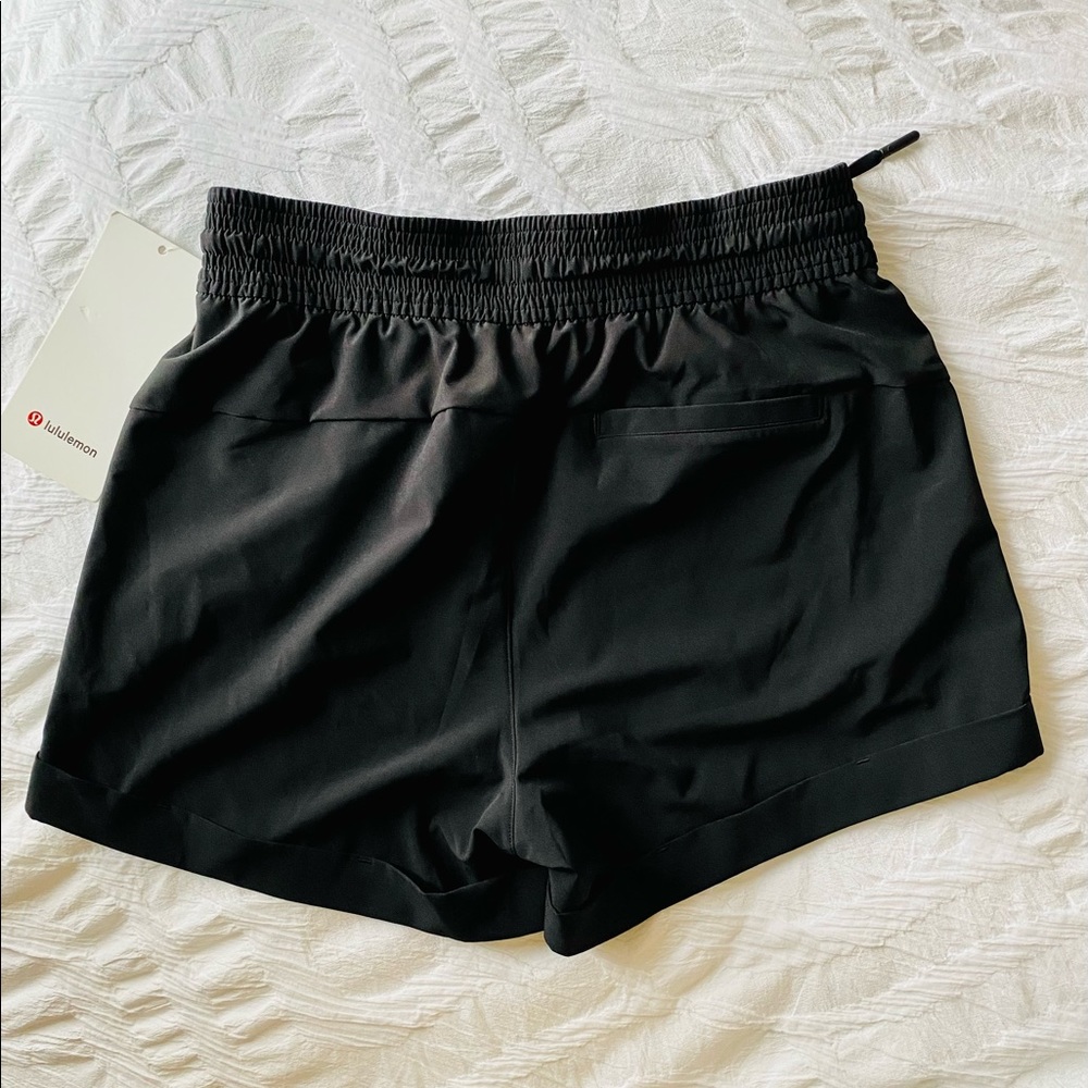 NWT: Lululemon Spring Break Away MR Short 3” - Size 4 - Black - Picture 5 of 7